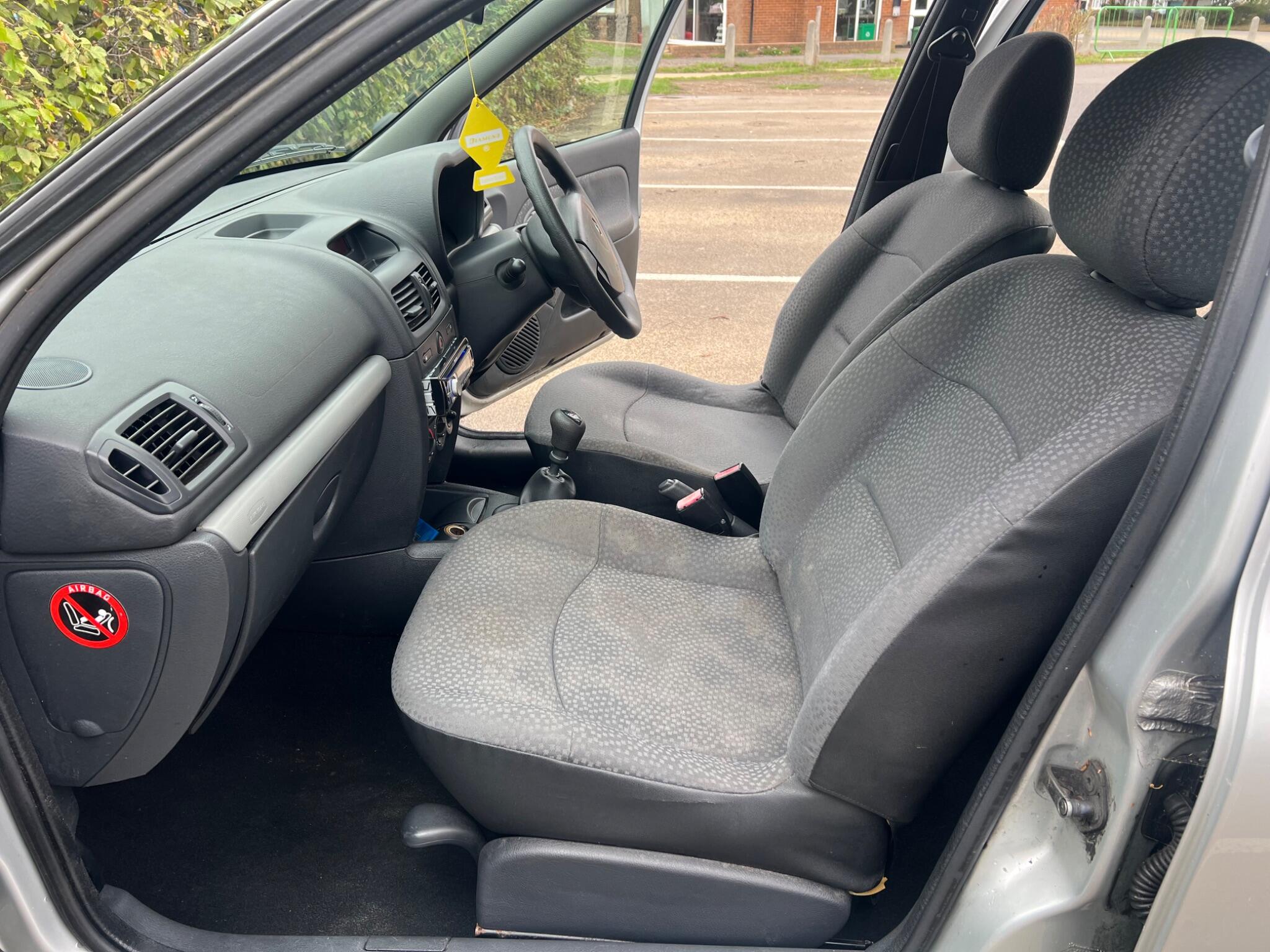 Renault Clio view 17