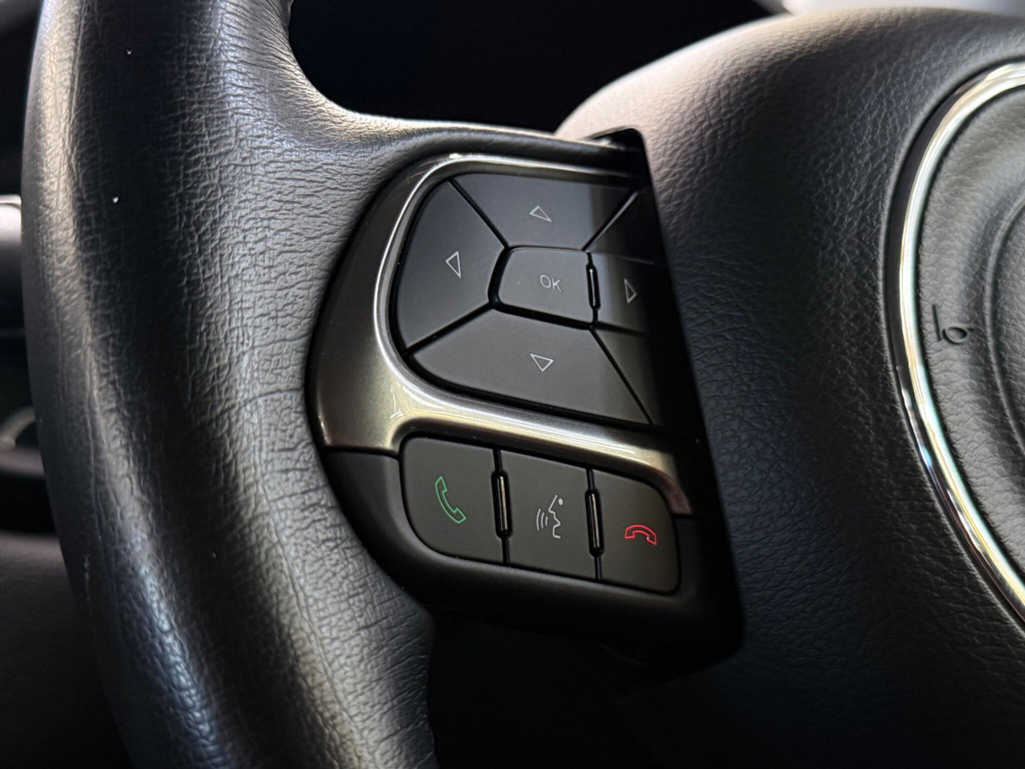 Jeep Renegade view 14