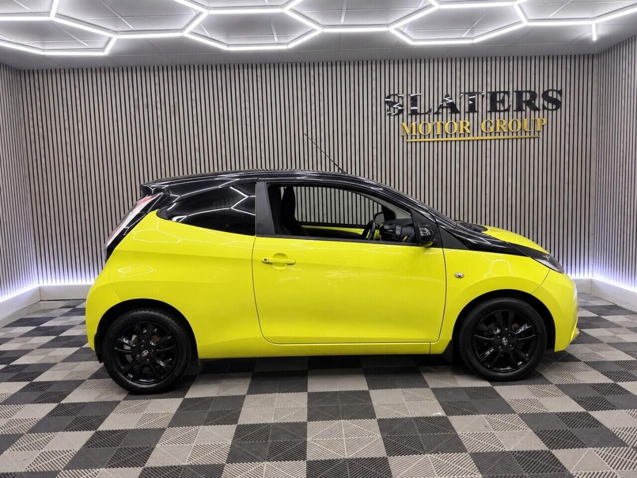 Toyota Aygo view 26