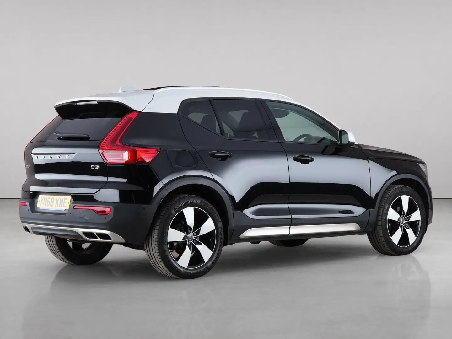 Volvo XC40 view 8