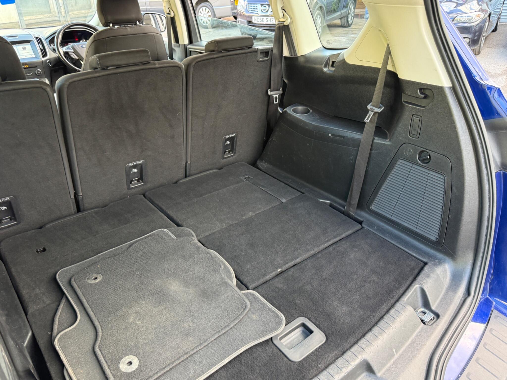 Ford S-Max - Image 47