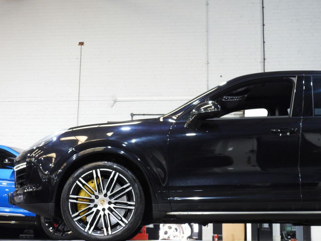 Porsche Cayenne view 12