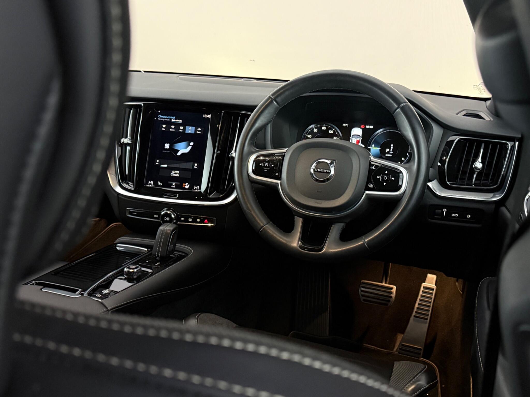 Volvo S60 view 12