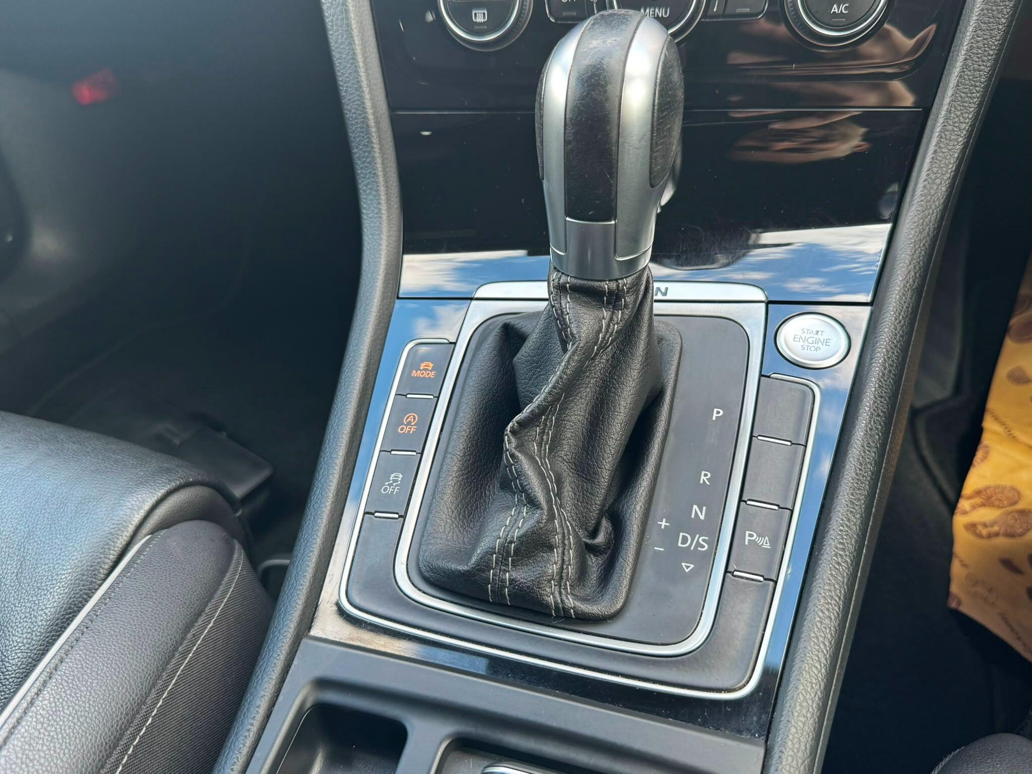 Volkswagen Golf view 16
