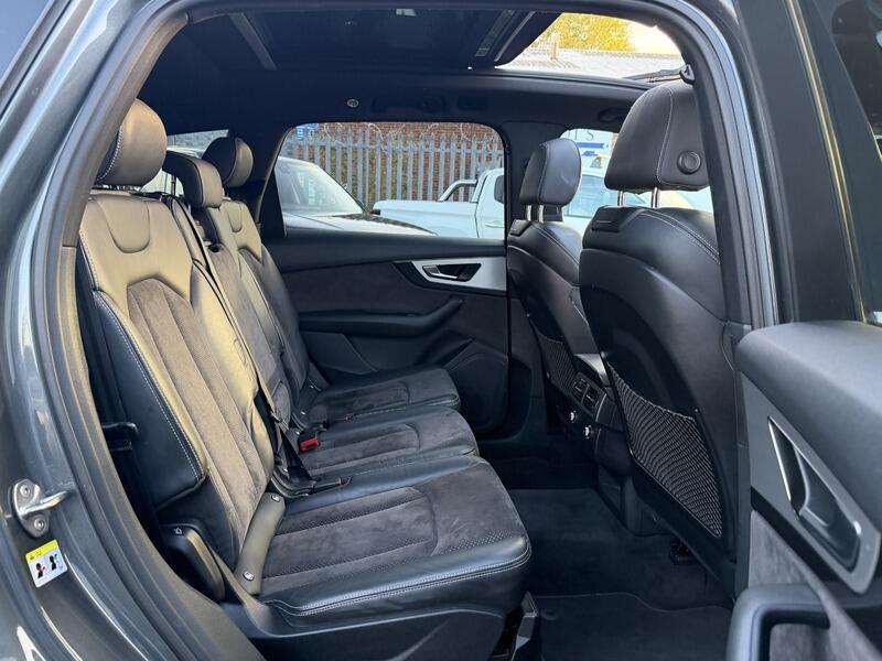 Audi Q7 view 53