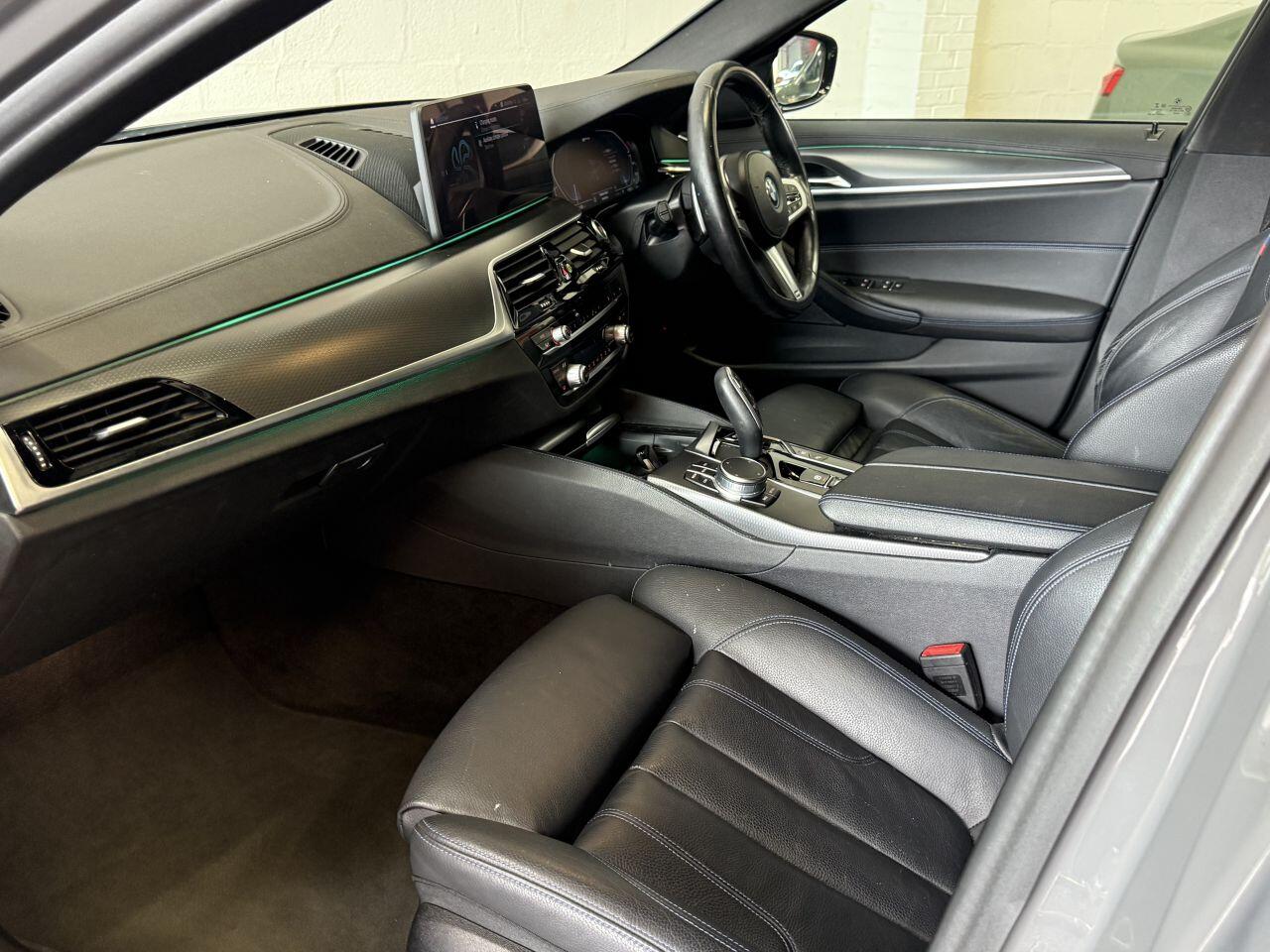 BMW 5 Series view 61
