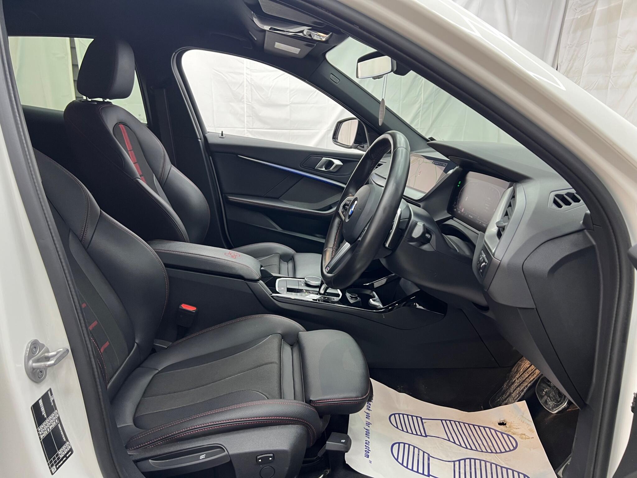 BMW 1 Series view 21