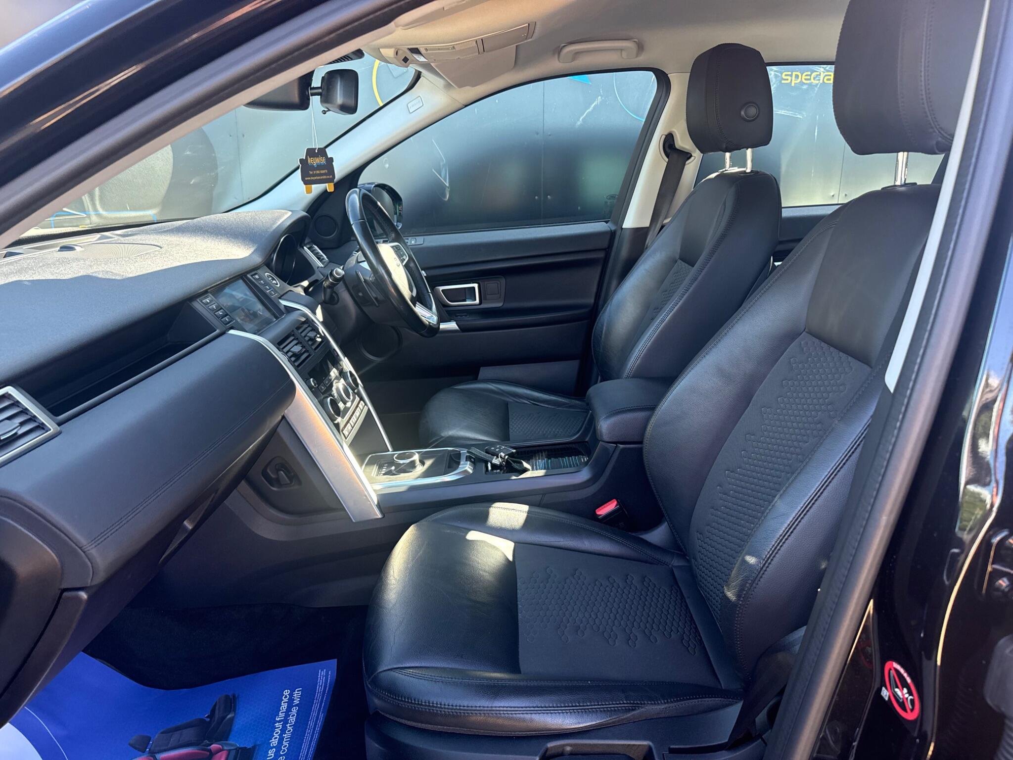 Land Rover Discovery Sport view 21
