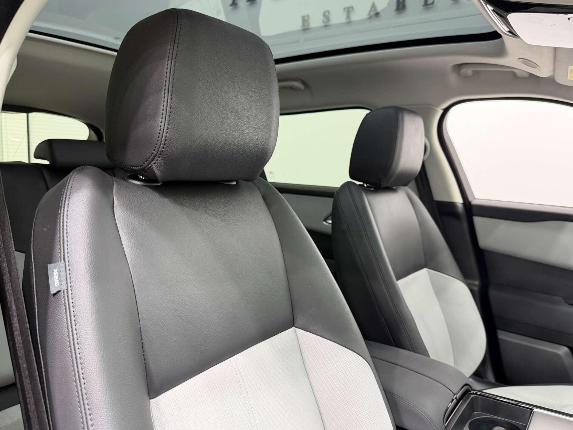 Land Rover Range Rover Velar view 37