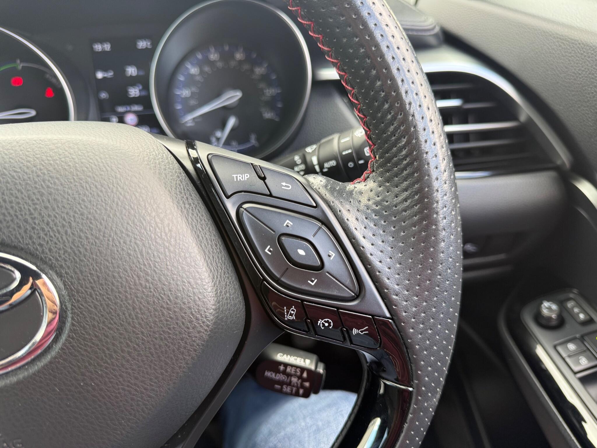 Toyota C-HR view 16