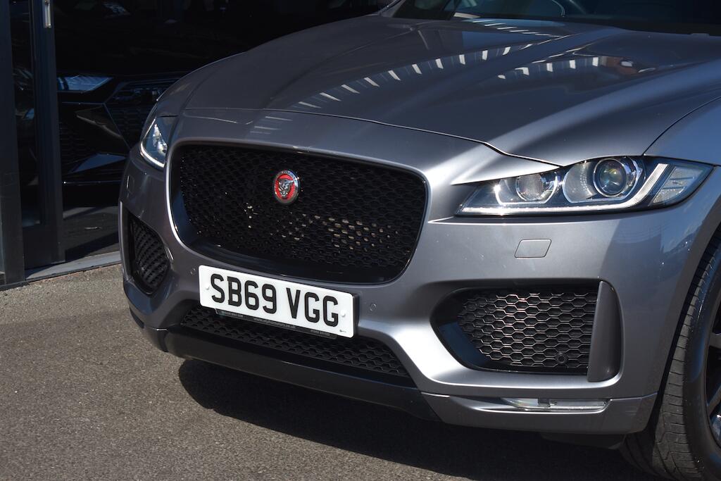 Jaguar F-Pace view 21