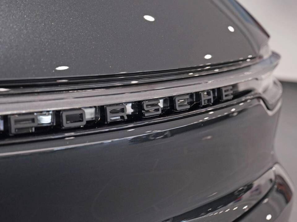 Porsche Macan view 55
