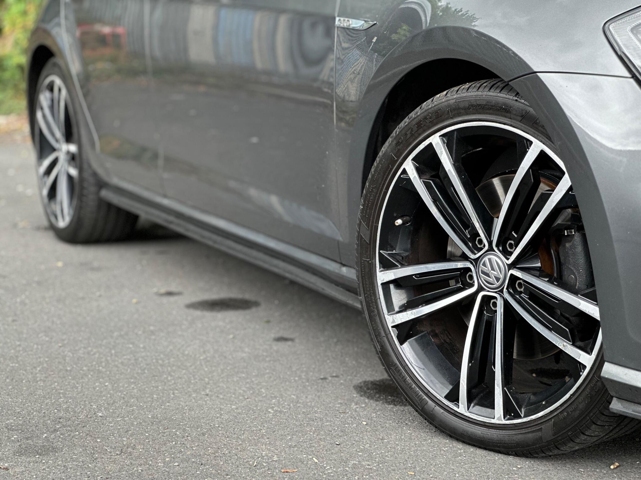 Volkswagen Golf view 19