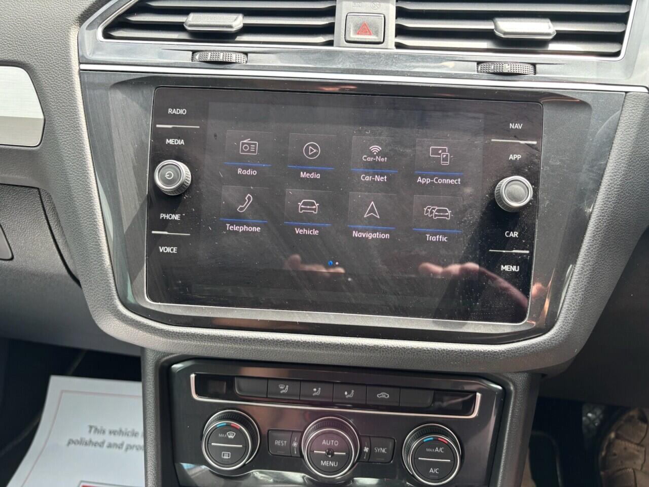 Volkswagen Tiguan view 18