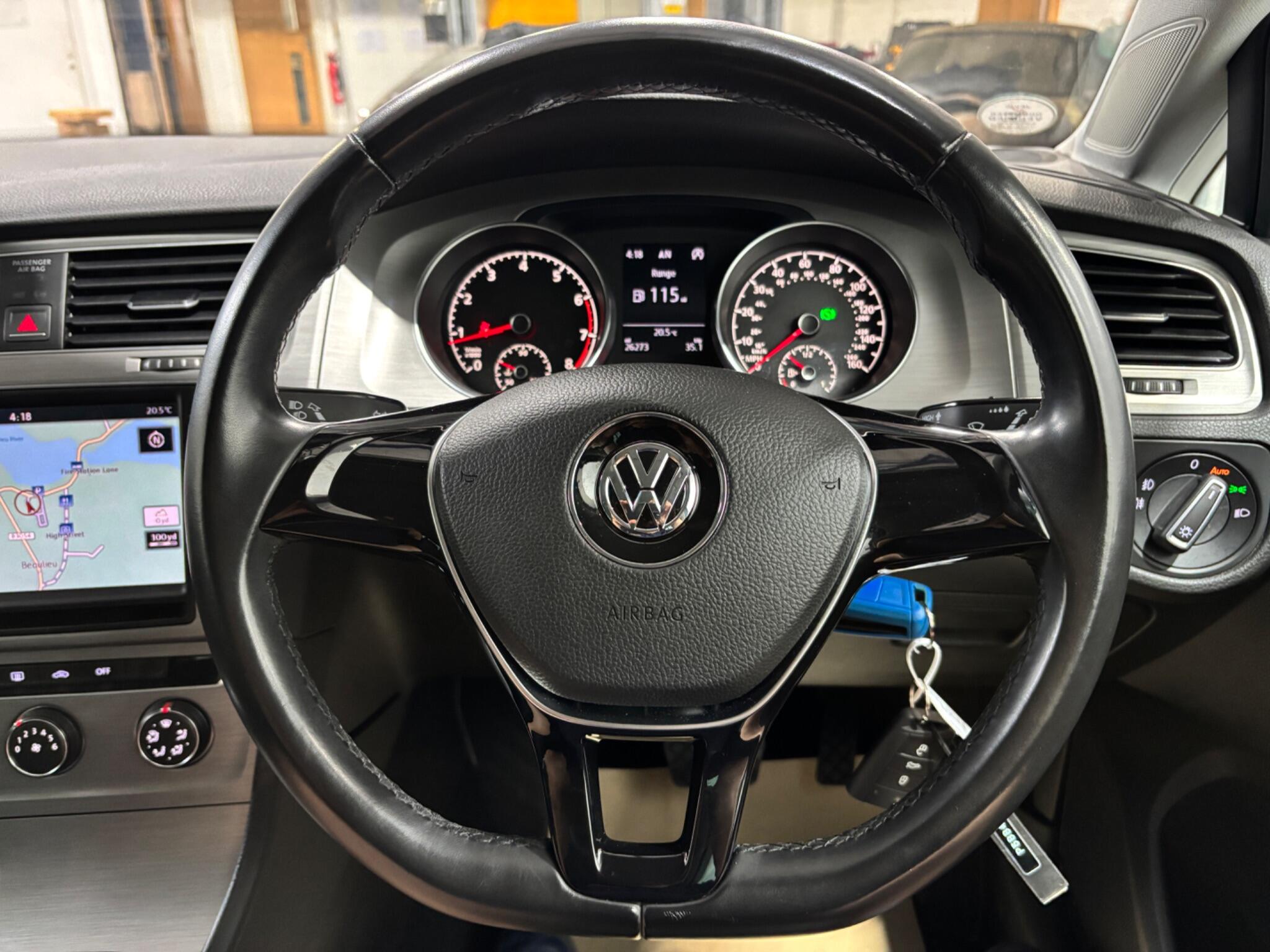 Volkswagen Golf view 27