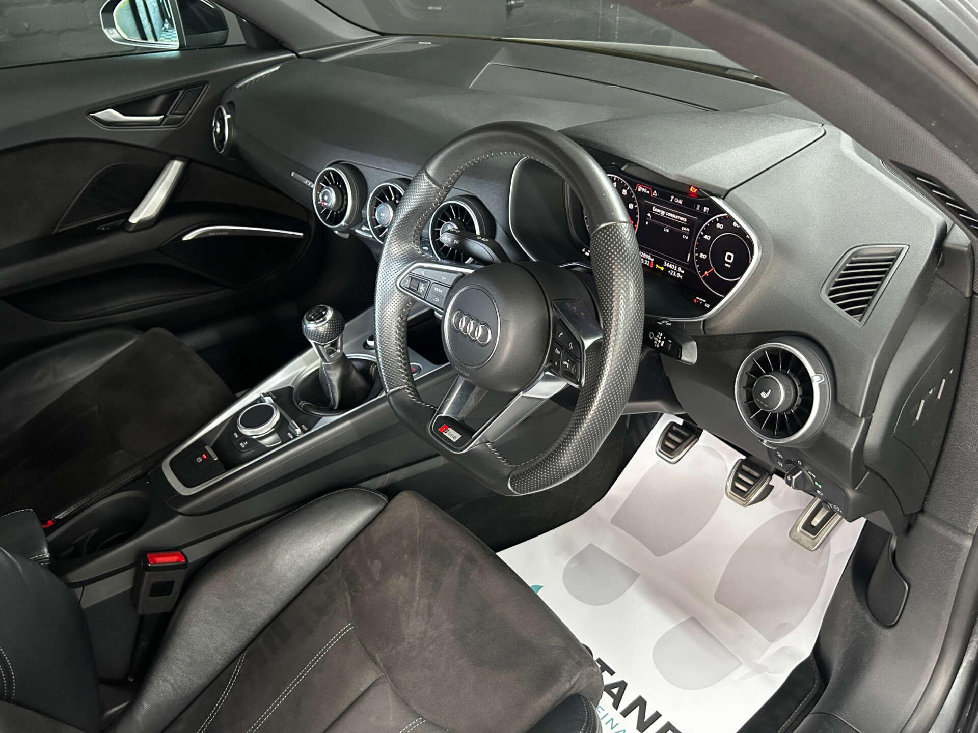 Audi TT view 37