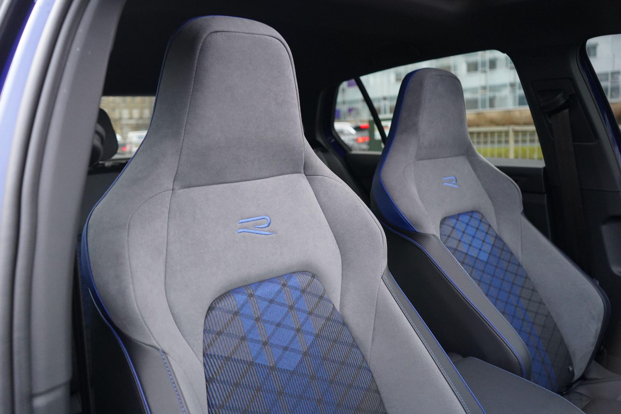 Volkswagen Golf view 3