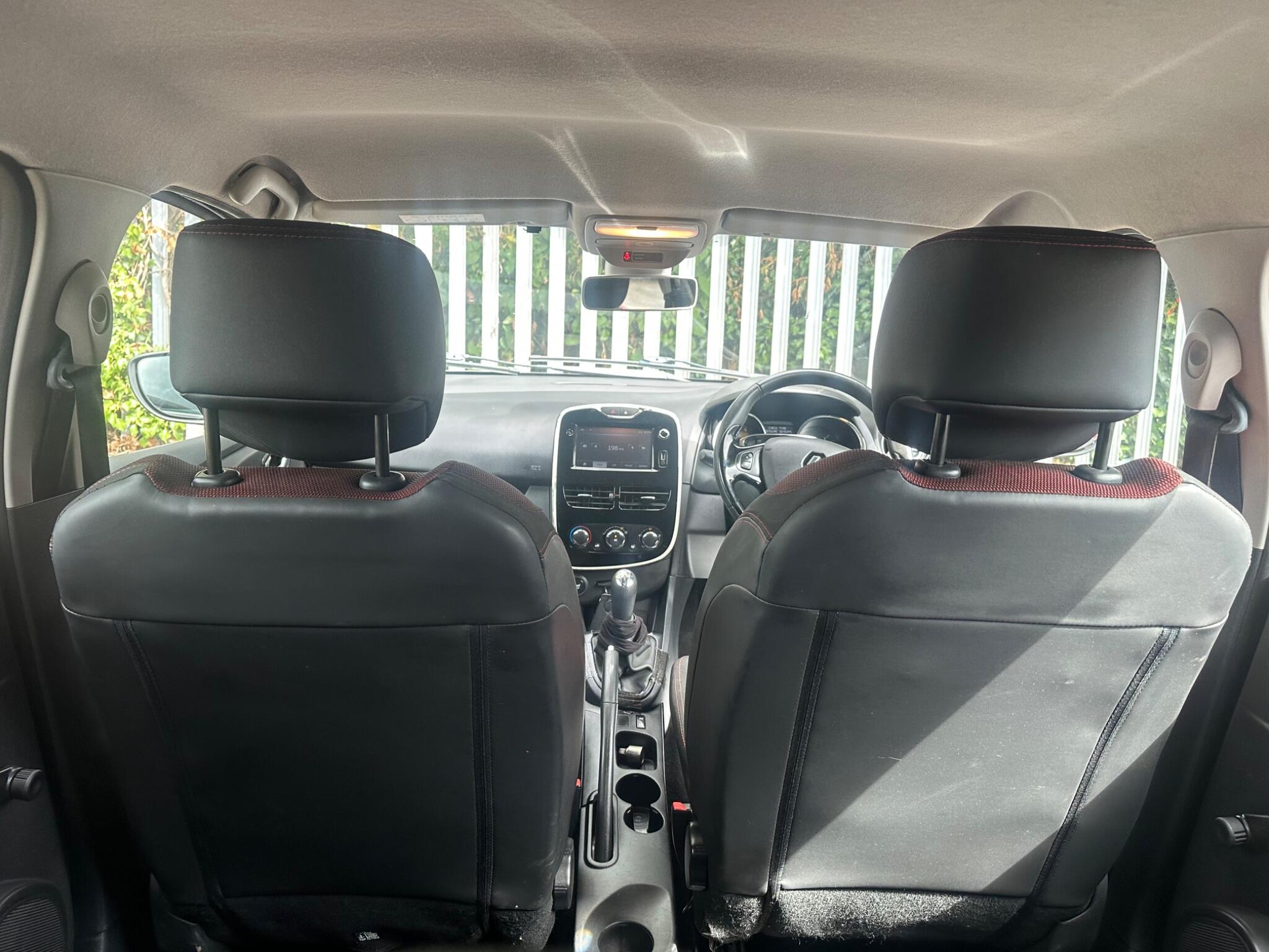Renault Clio view 9