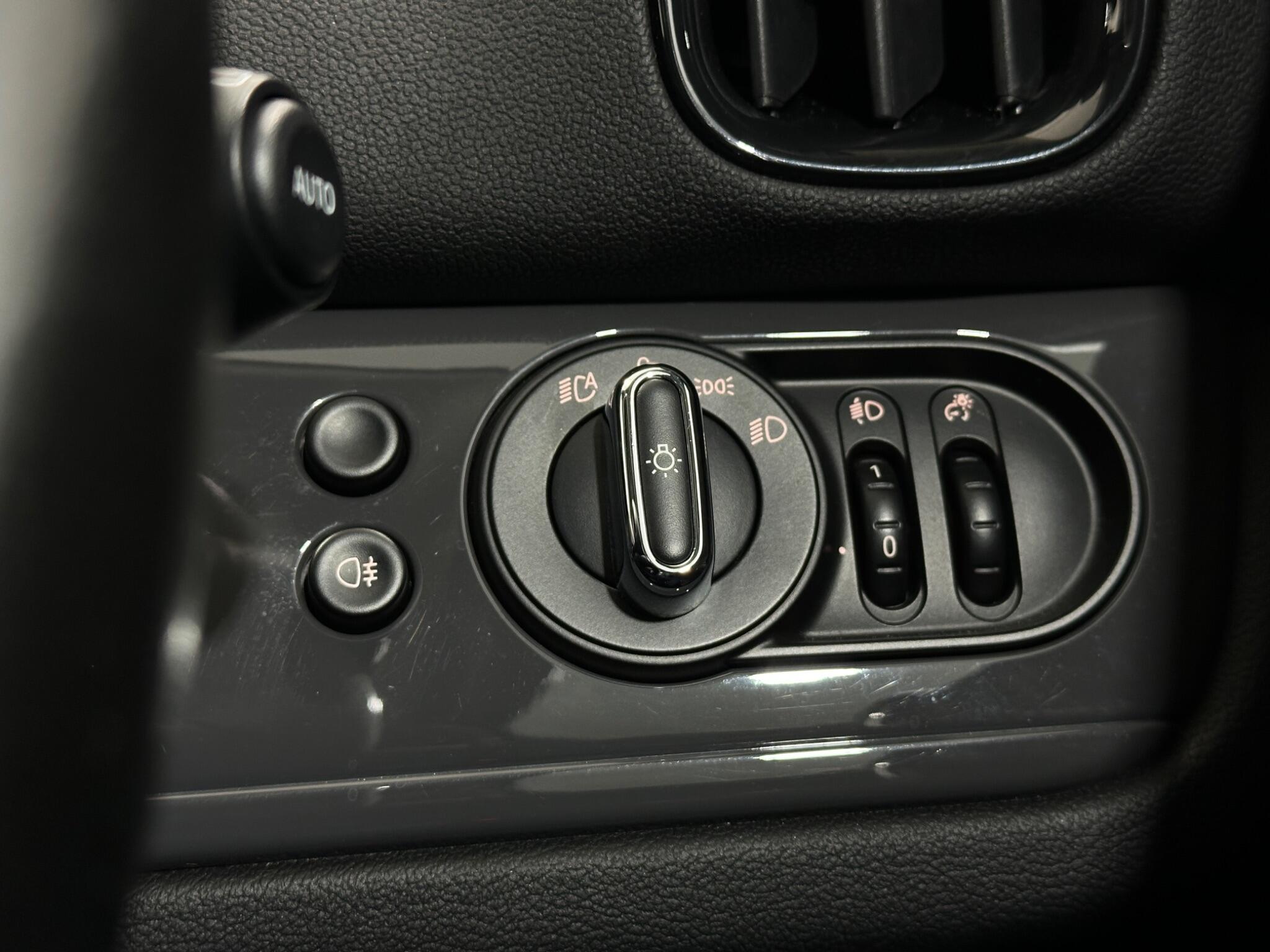 Mini Countryman view 18