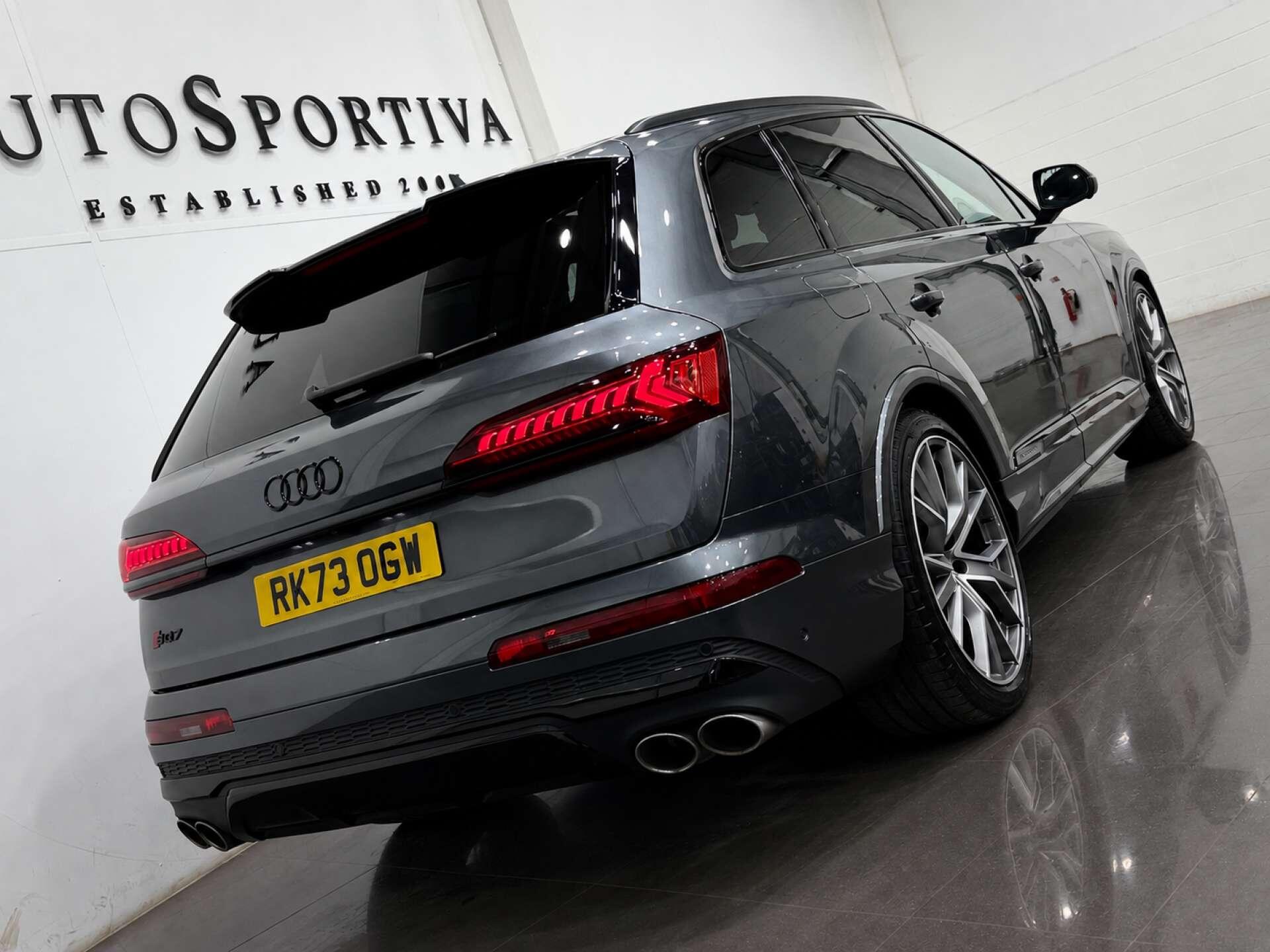 Audi SQ7 view 25