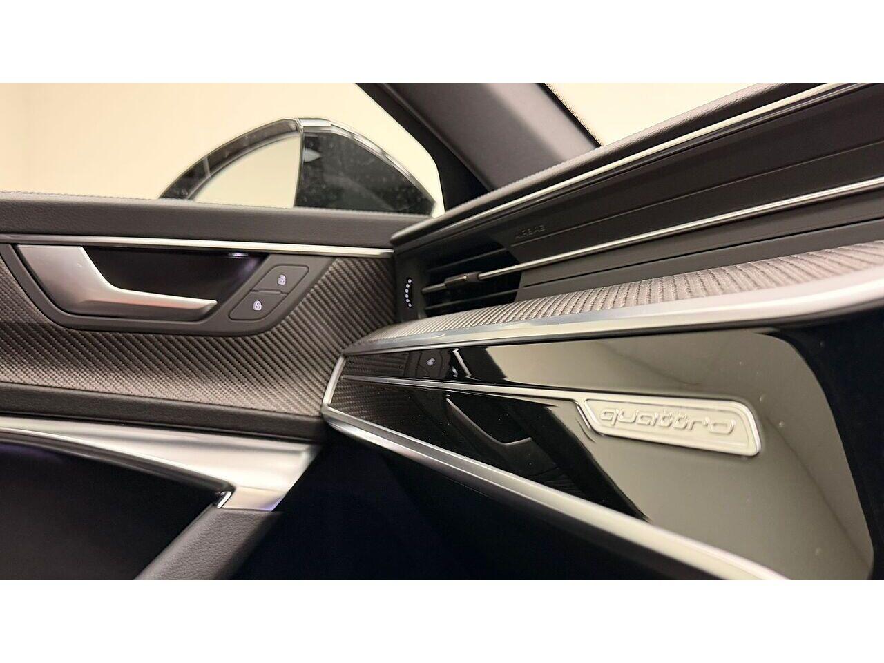 Audi A6 view 26