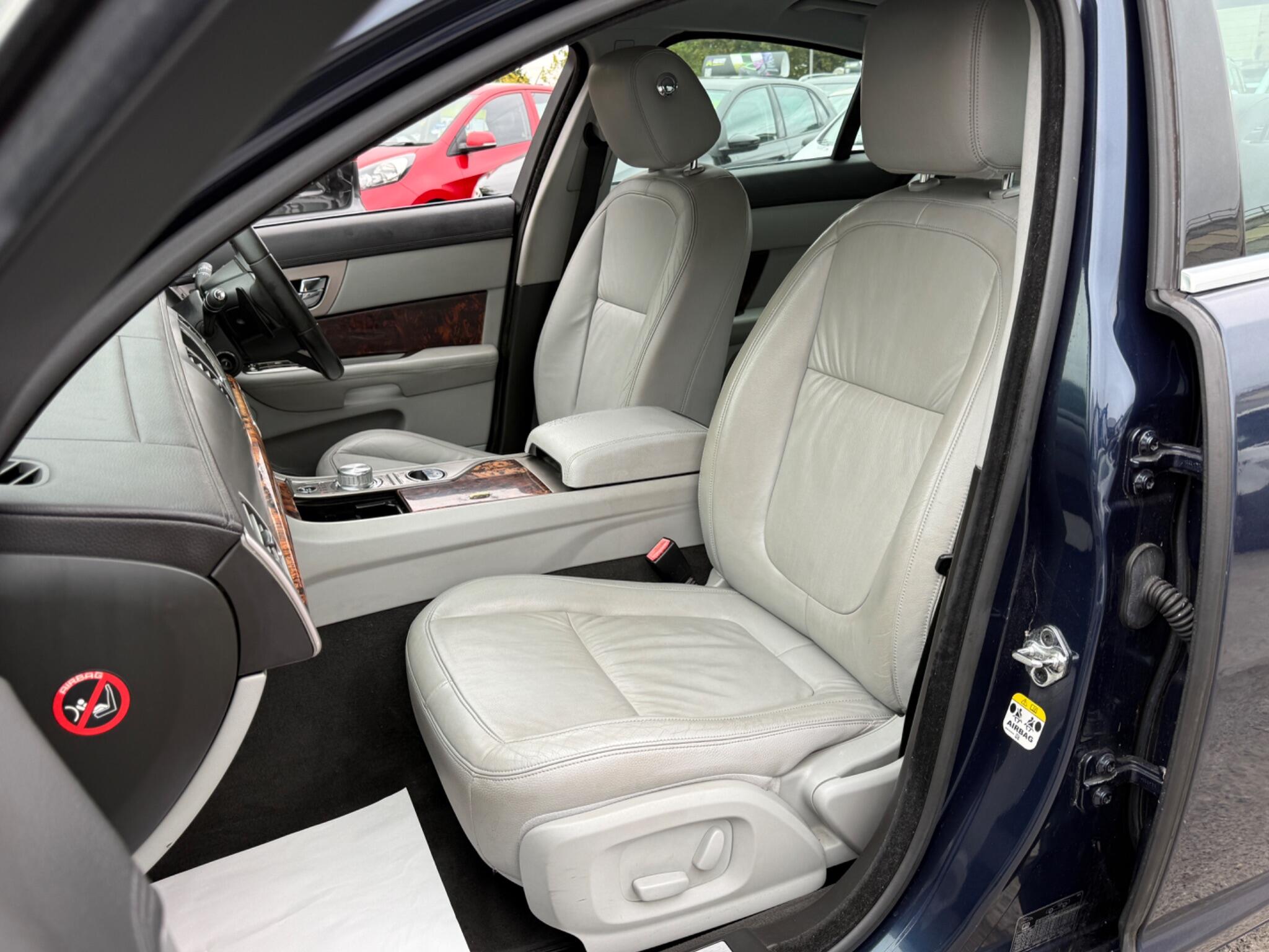Jaguar XF - Image 43