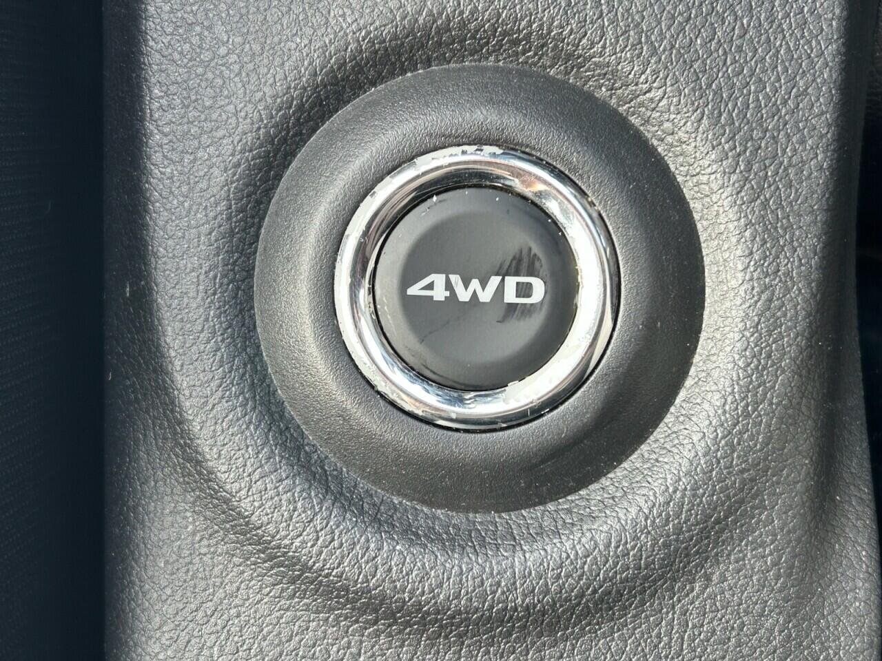 Mitsubishi Outlander view 32
