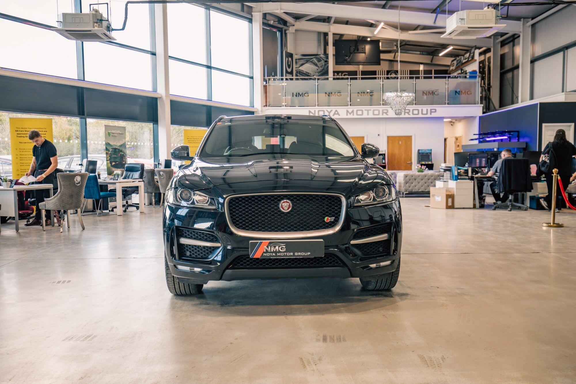Jaguar F-Pace view 27