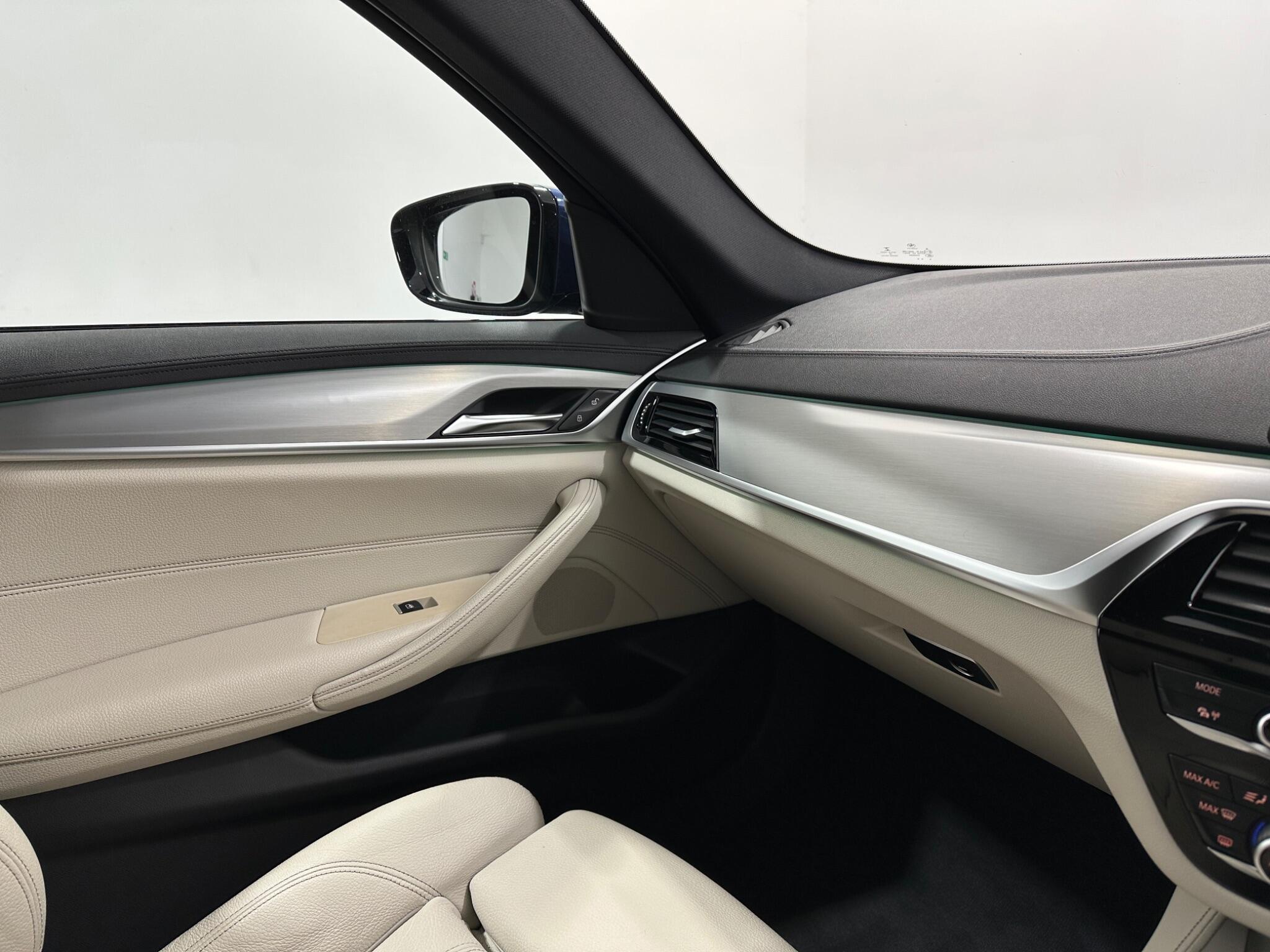 BMW 5 Series view 28