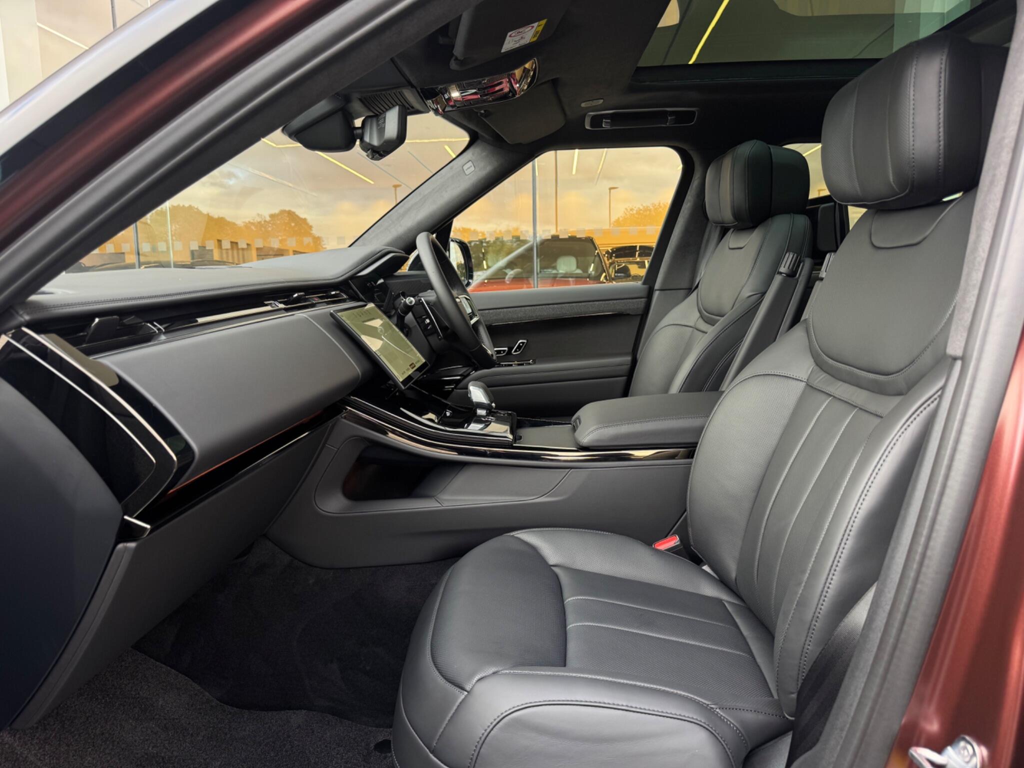 Land Rover Range Rover Sport view 11