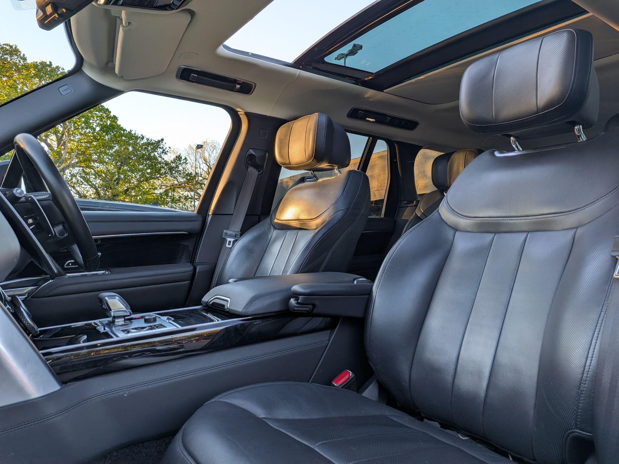 Land Rover Range Rover view 28