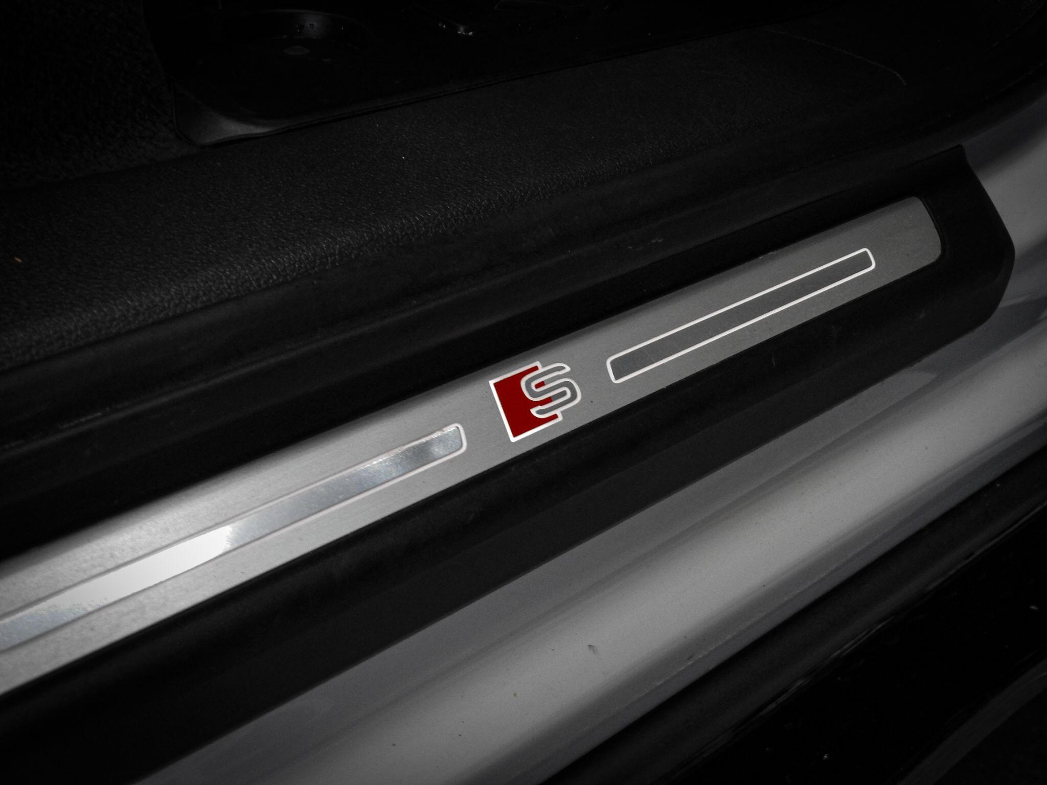 Audi SQ7 view 28