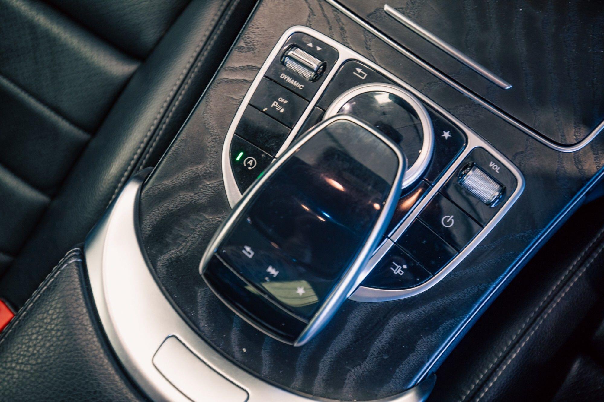 Mercedes-Benz C-Class view 17