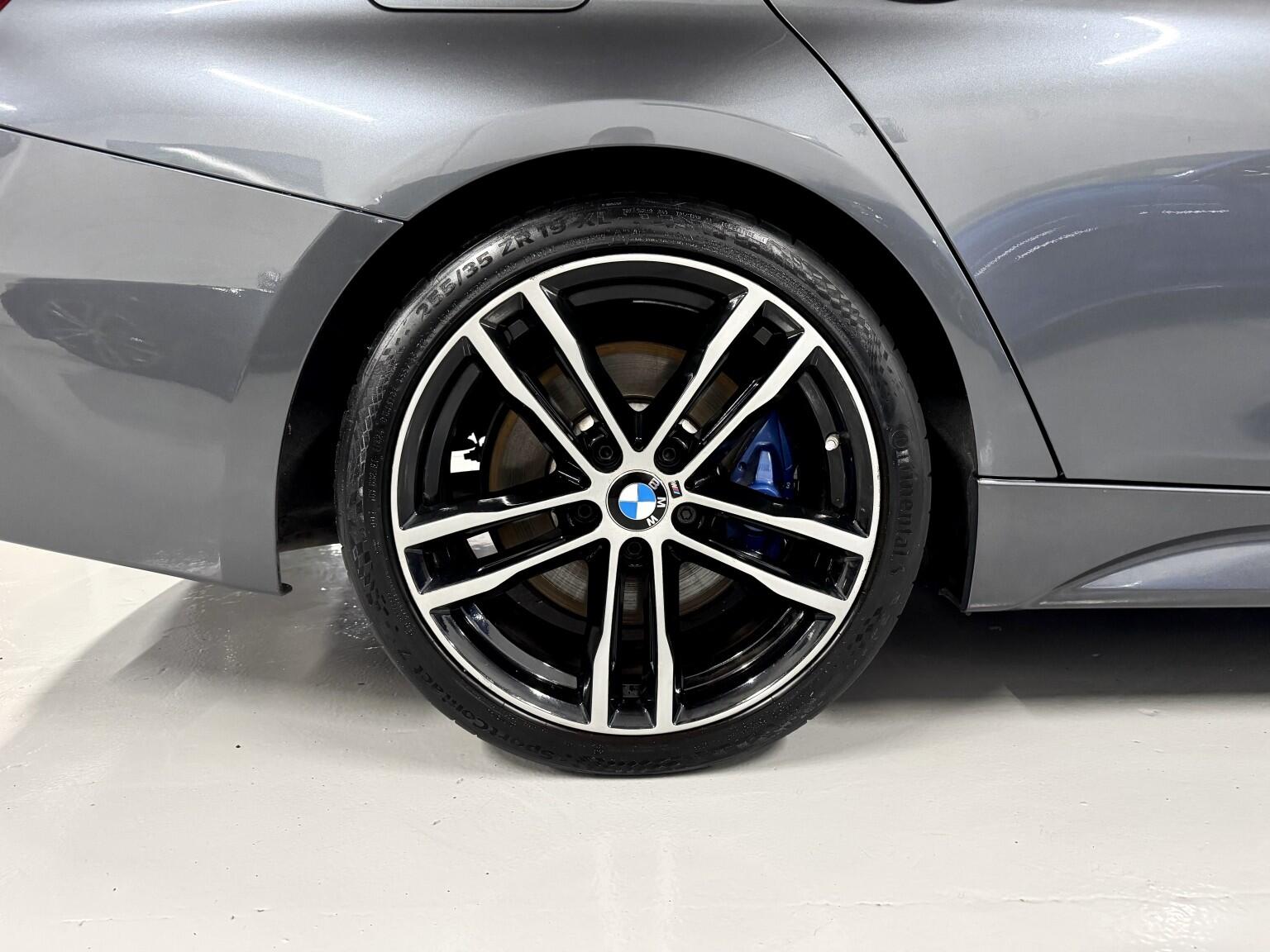BMW 3 Series view 3