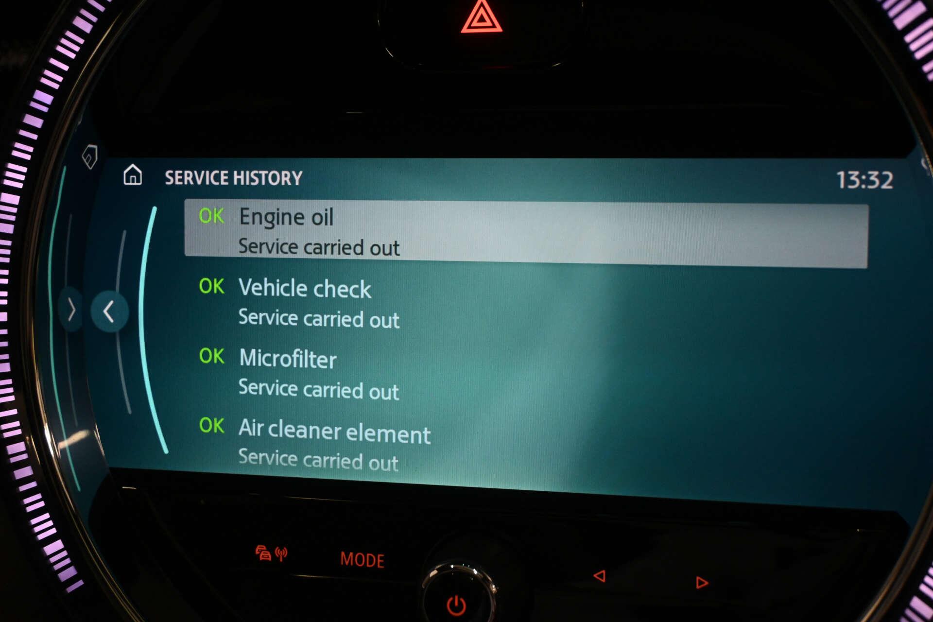 Mini Hatch view 64