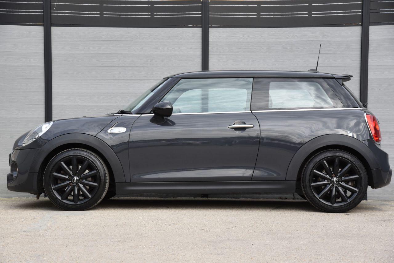 Mini Cooper view 6