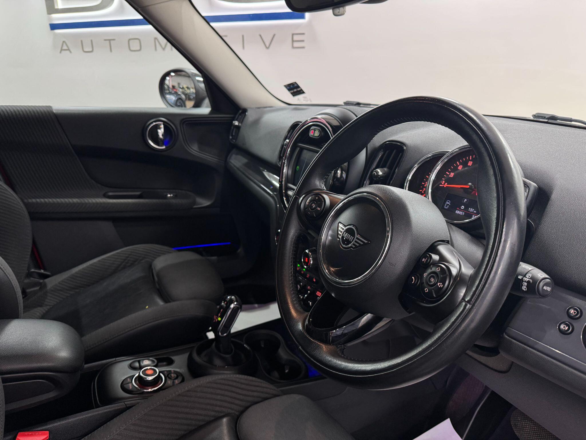 Mini Countryman view 26