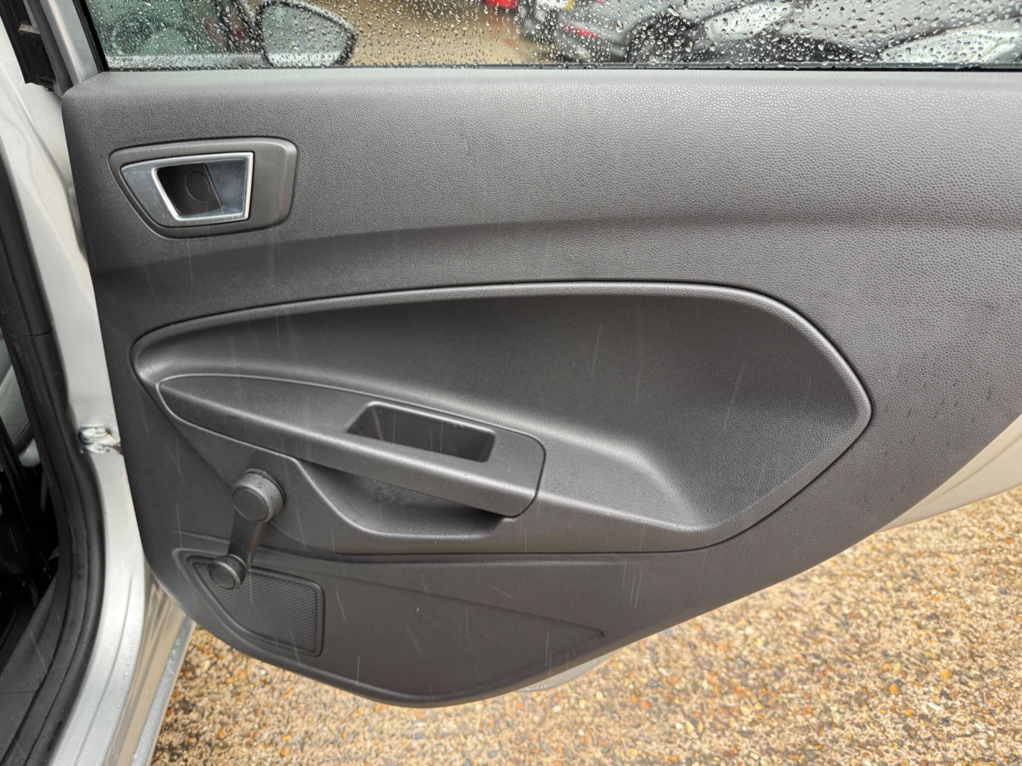 Ford Fiesta view 23