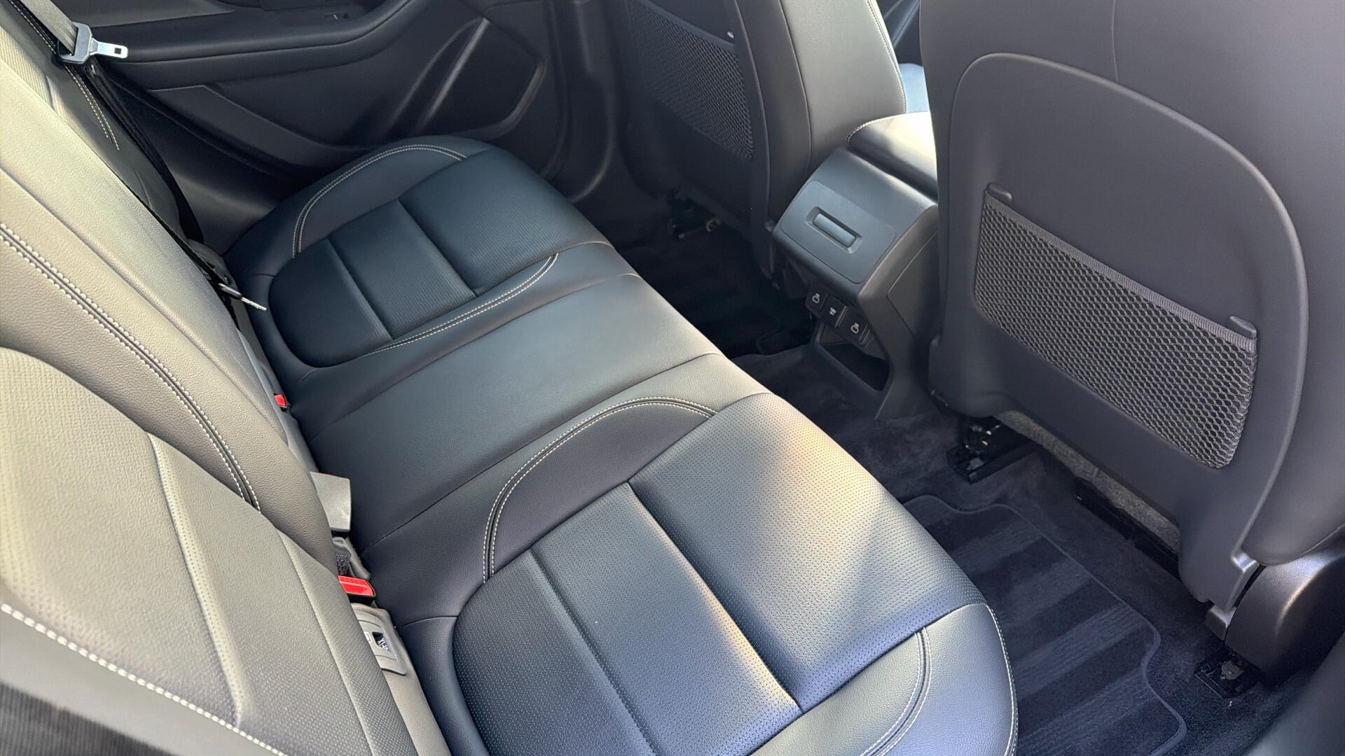 Jaguar I-Pace view 38