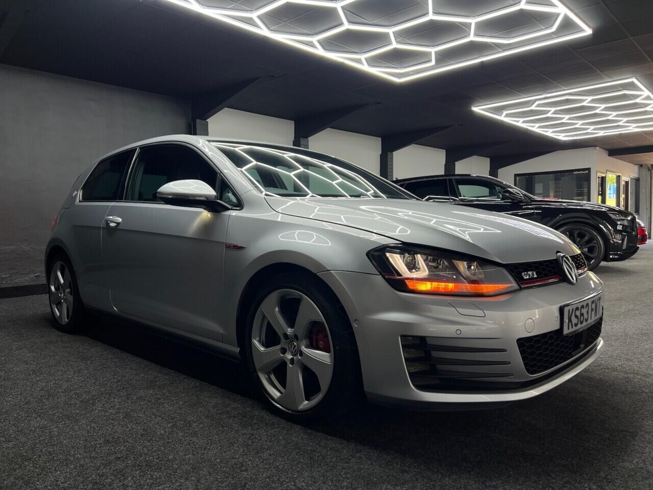 Volkswagen Golf view 16