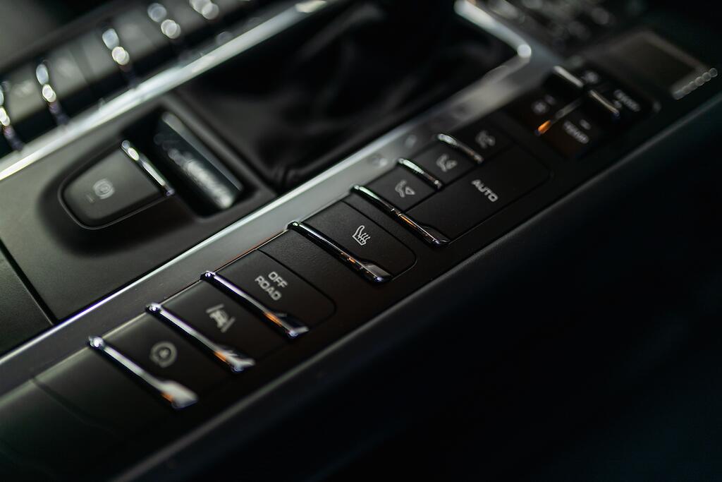 Porsche Macan view 24