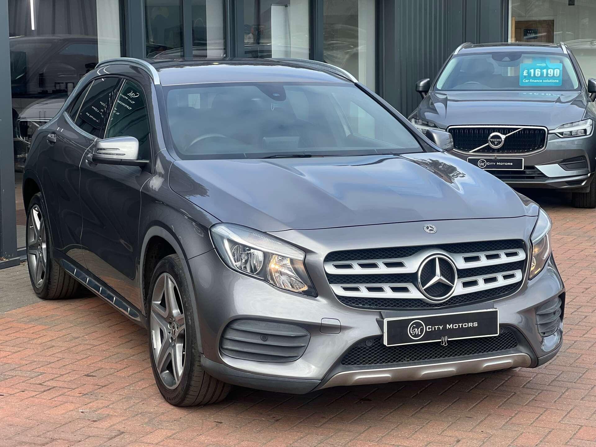 Mercedes-Benz GLA view 5