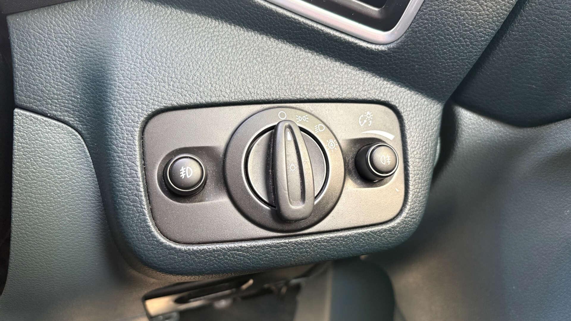 Ford C-Max view 21