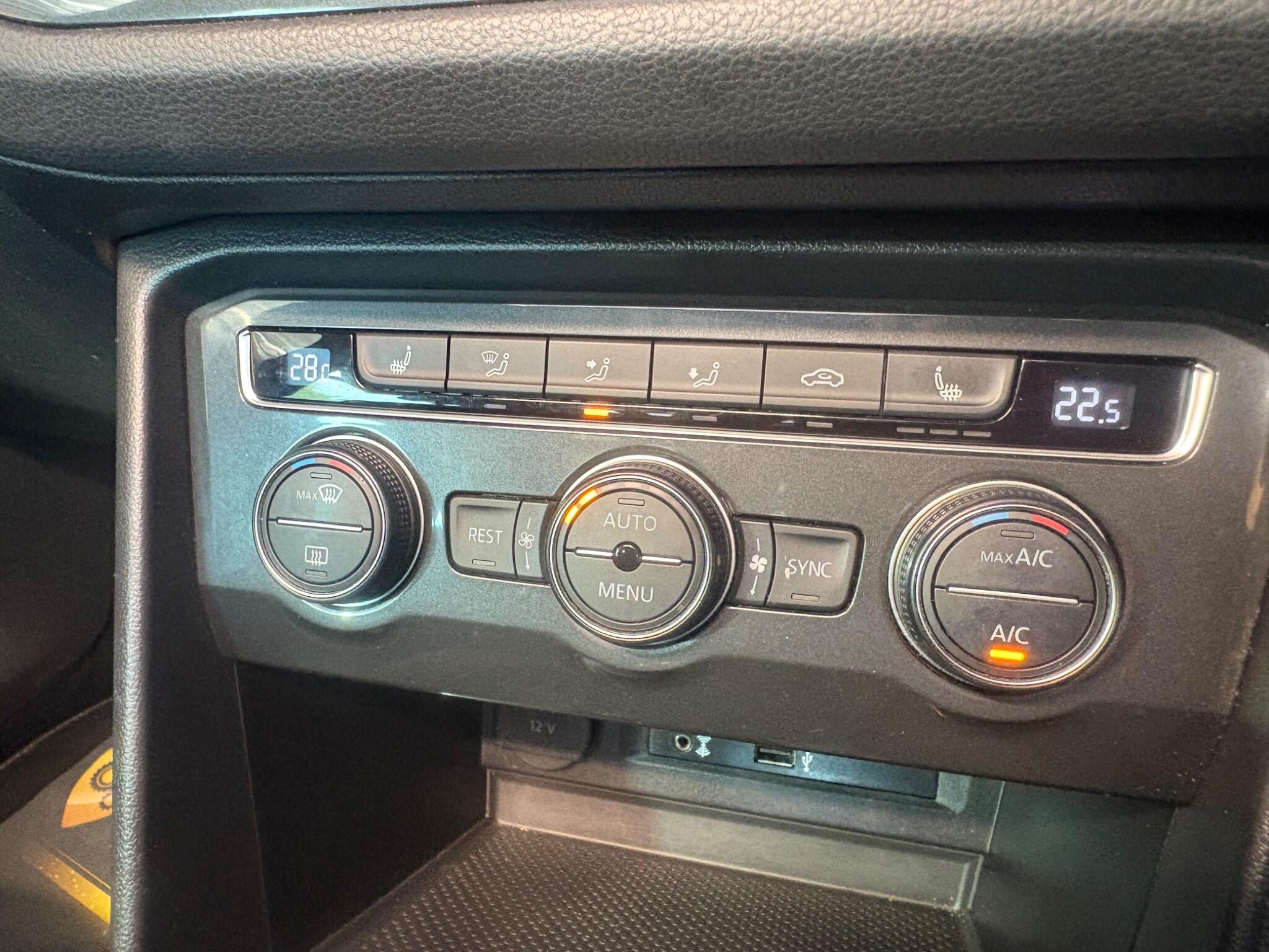 Volkswagen Tiguan view 19