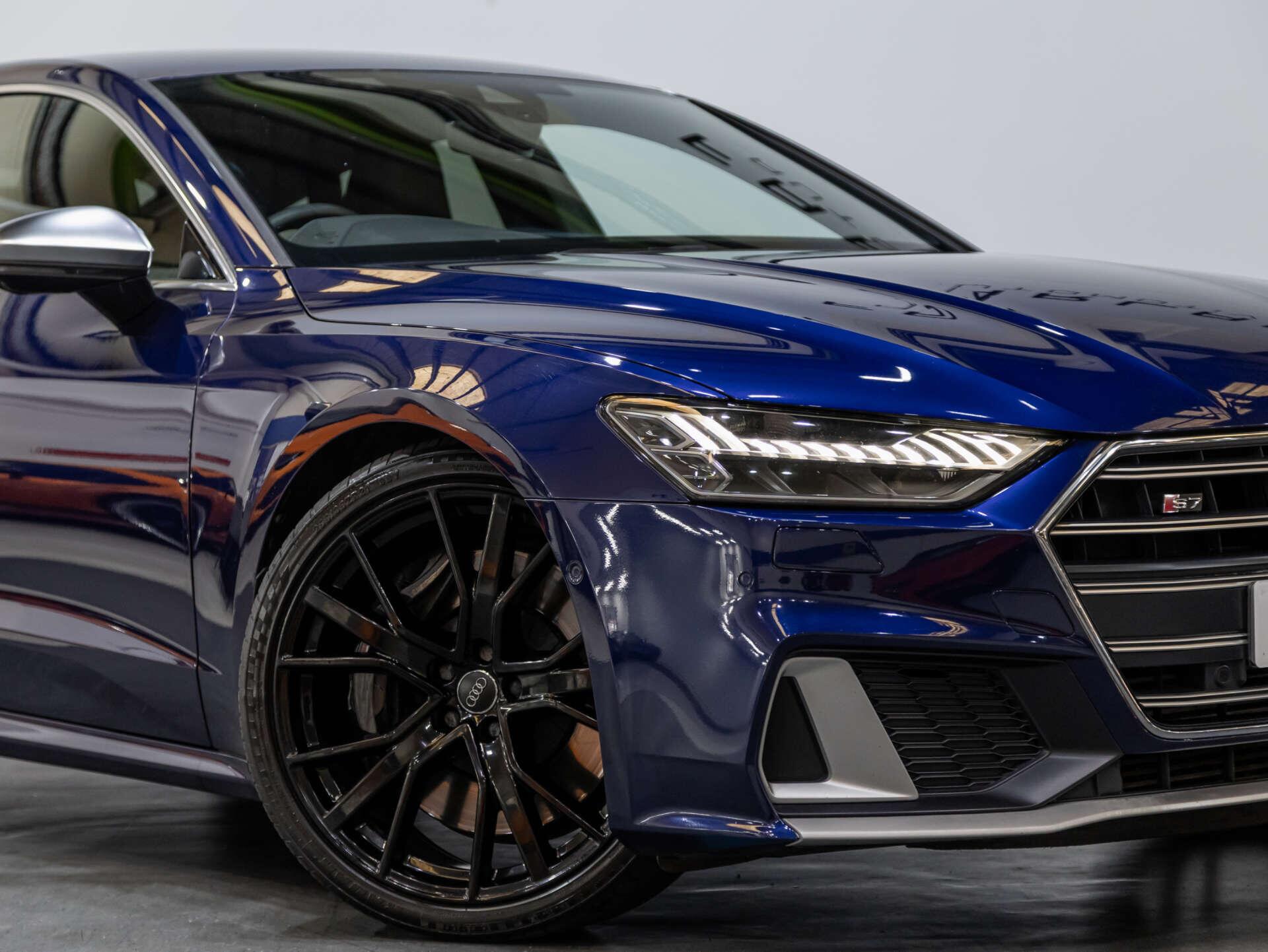 Audi S7 view 10