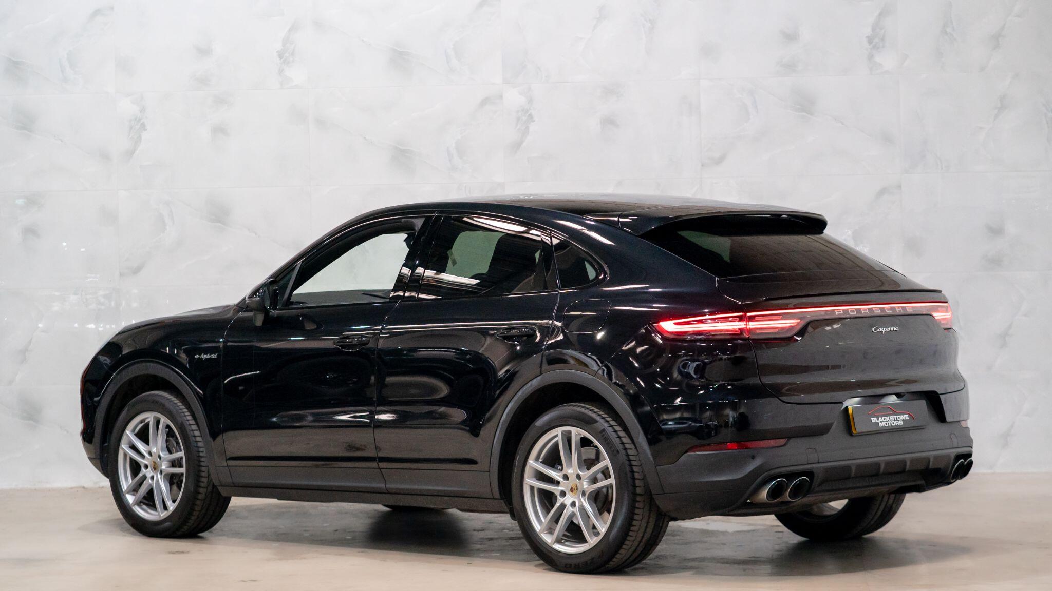 Porsche Cayenne view 5
