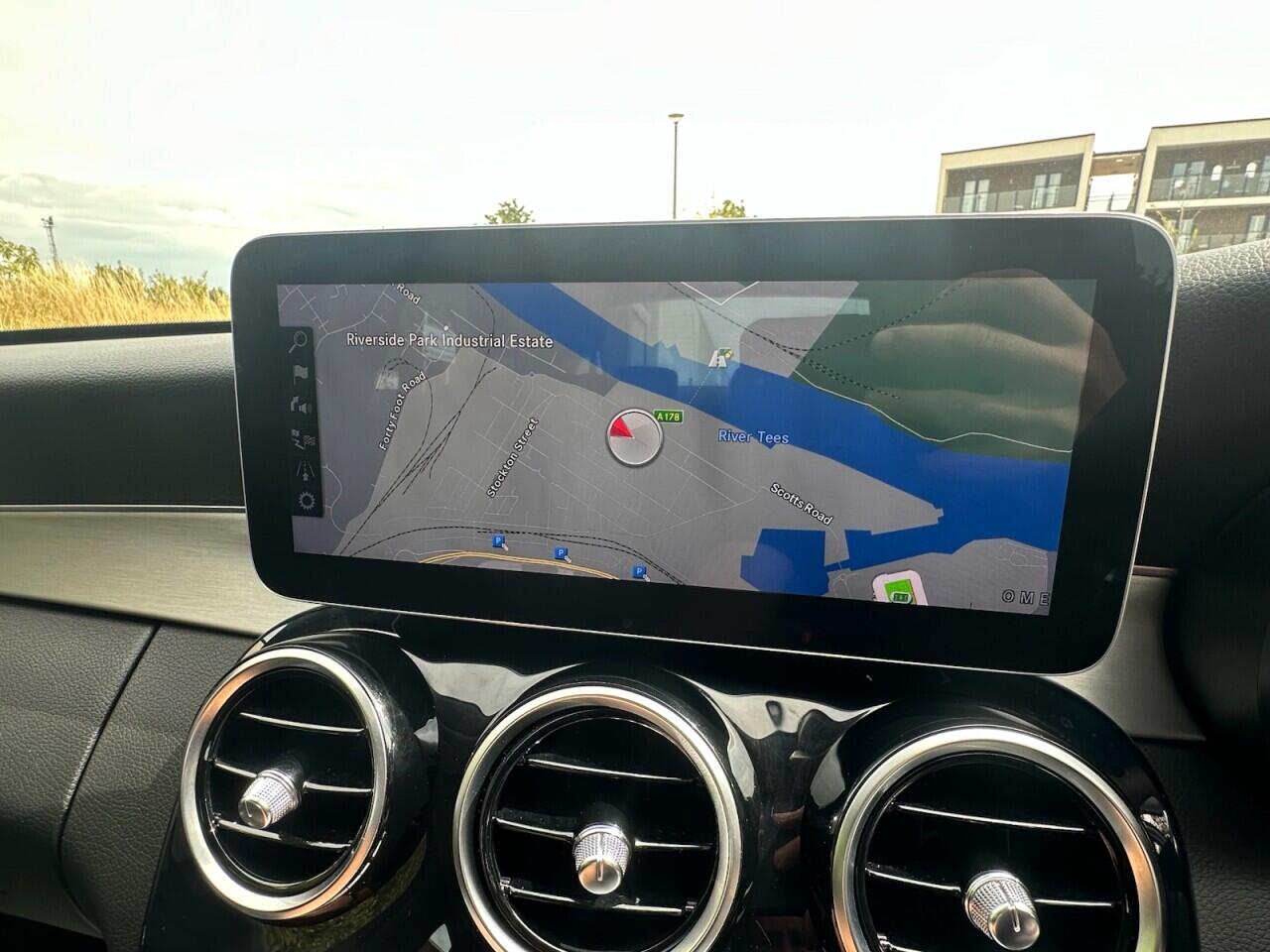 Mercedes-Benz C-Class view 29