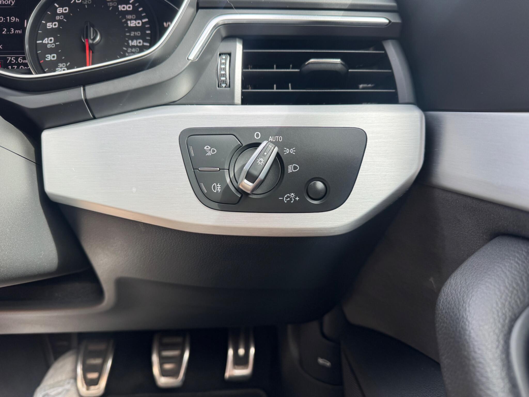 Audi A4 view 41