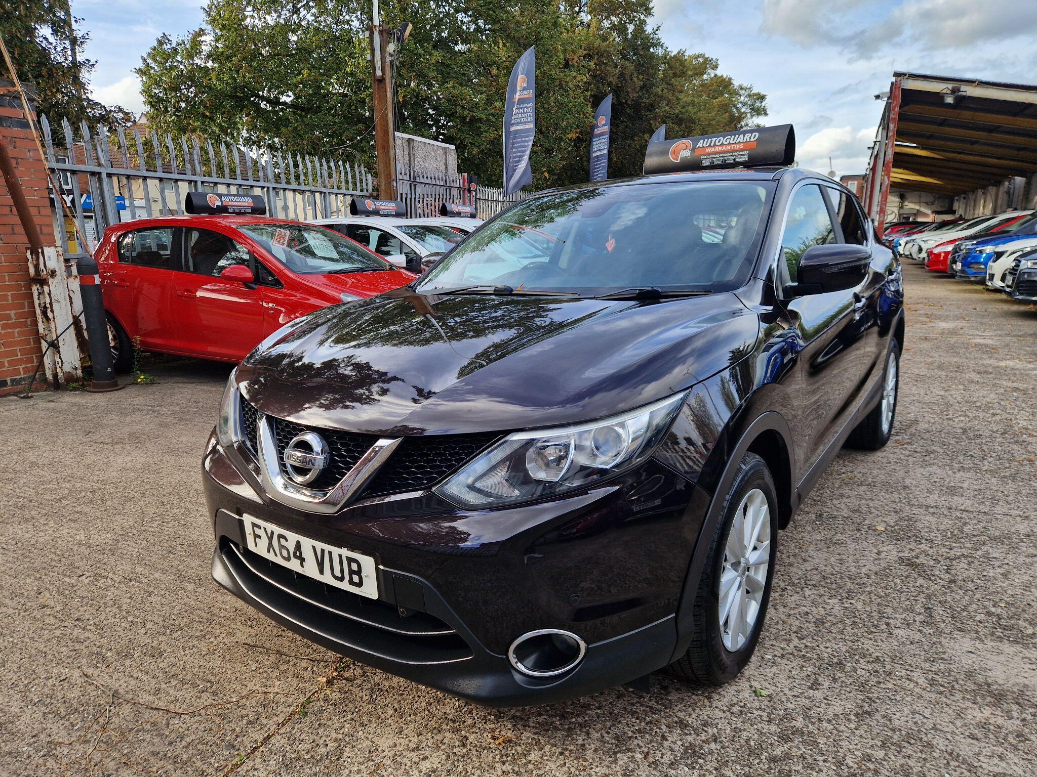 2015 Nissan Qashqai in Black for sale