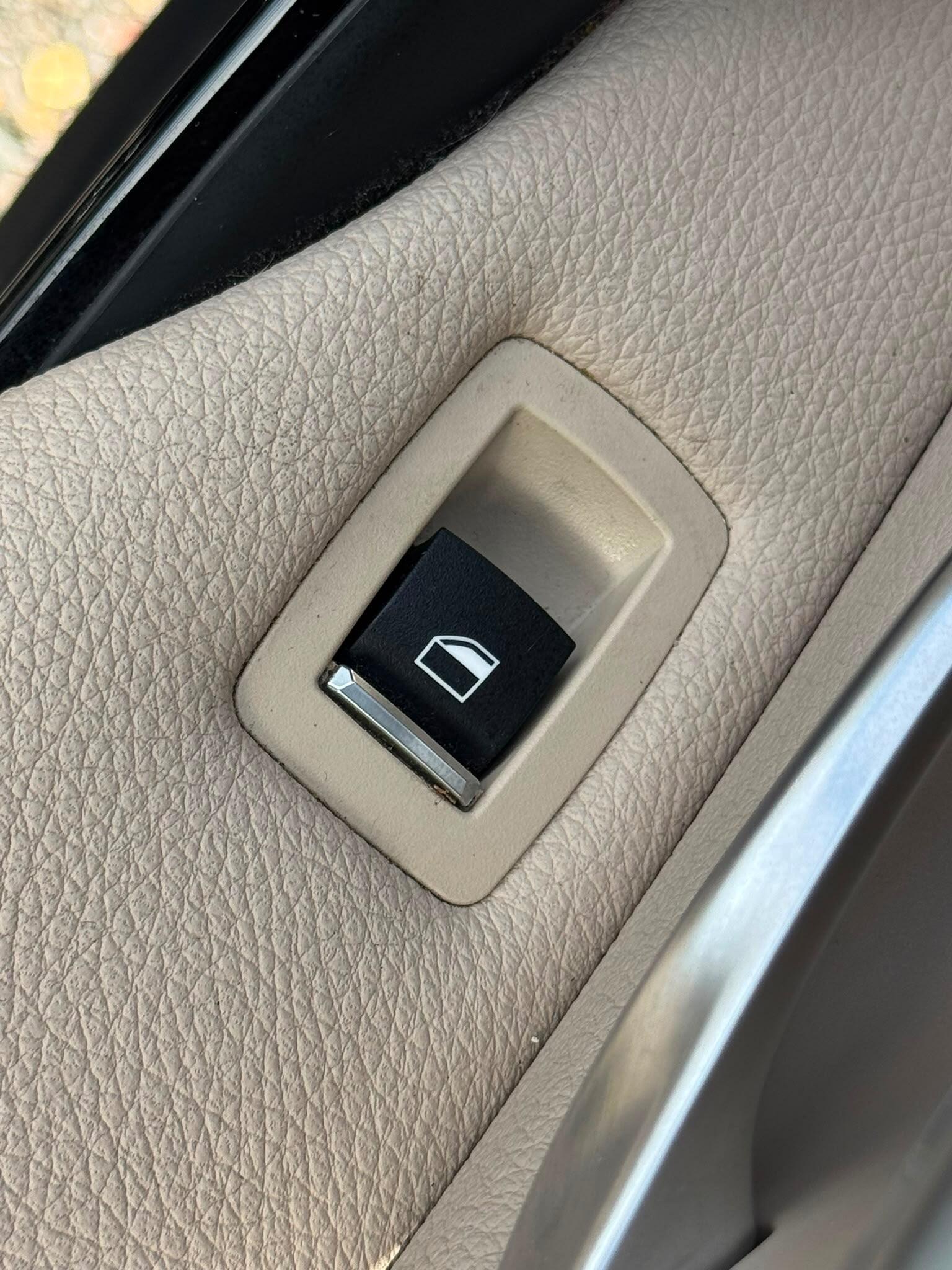 BMW 3 Series view 33